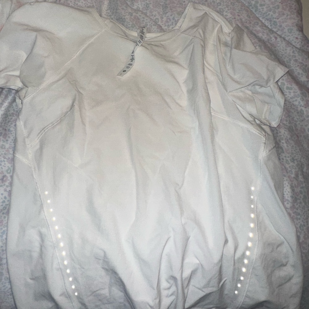 Lululemon short sleeve reflective top